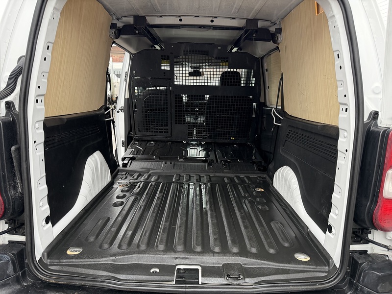 Vauxhall 1.5 Turbo D 2300 Prime Crew Van Double Cab 6dr Diesel Manual L2 Euro 6 (s/s) (100 ps)