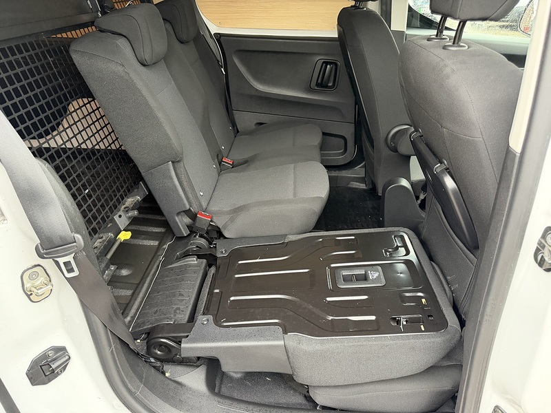 Vauxhall 1.5 Turbo D 2300 Prime Crew Van Double Cab 6dr Diesel Manual L2 Euro 6 (s/s) (100 ps)