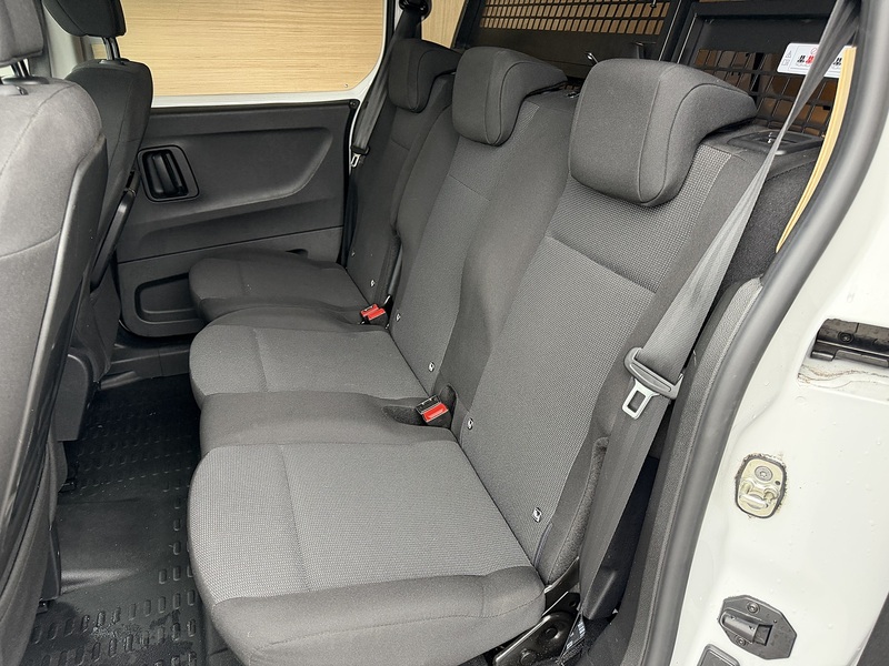 Vauxhall 1.5 Turbo D 2300 Prime Crew Van Double Cab 6dr Diesel Manual L2 Euro 6 (s/s) (100 ps)