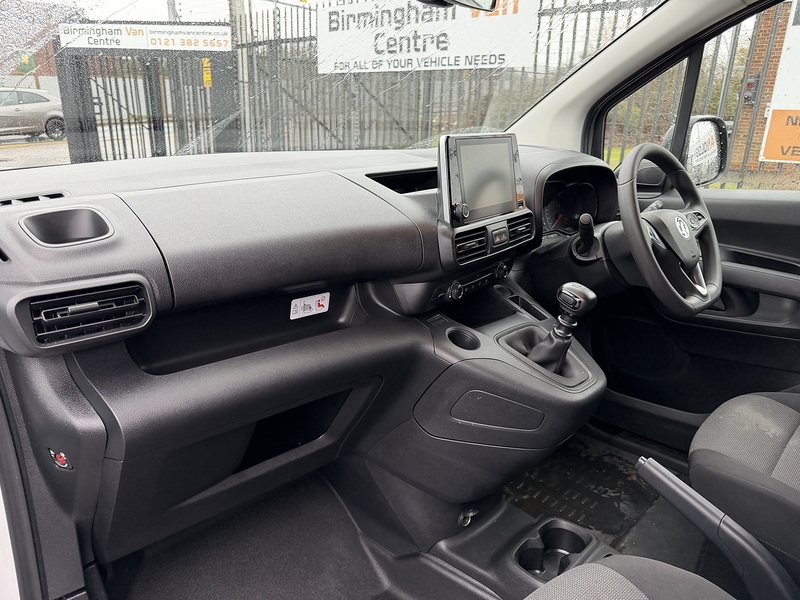 Vauxhall 1.5 Turbo D 2300 Prime Crew Van Double Cab 6dr Diesel Manual L2 Euro 6 (s/s) (100 ps)