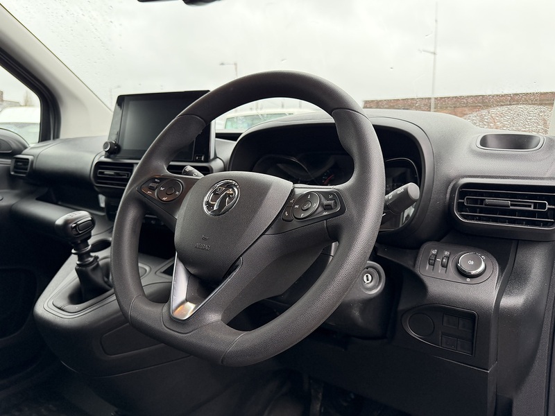 Vauxhall 1.5 Turbo D 2300 Prime Crew Van Double Cab 6dr Diesel Manual L2 Euro 6 (s/s) (100 ps)