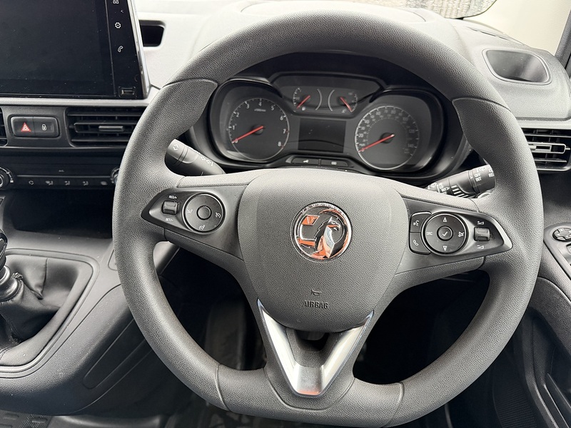 Vauxhall 1.5 Turbo D 2300 Prime Crew Van Double Cab 6dr Diesel Manual L2 Euro 6 (s/s) (100 ps)