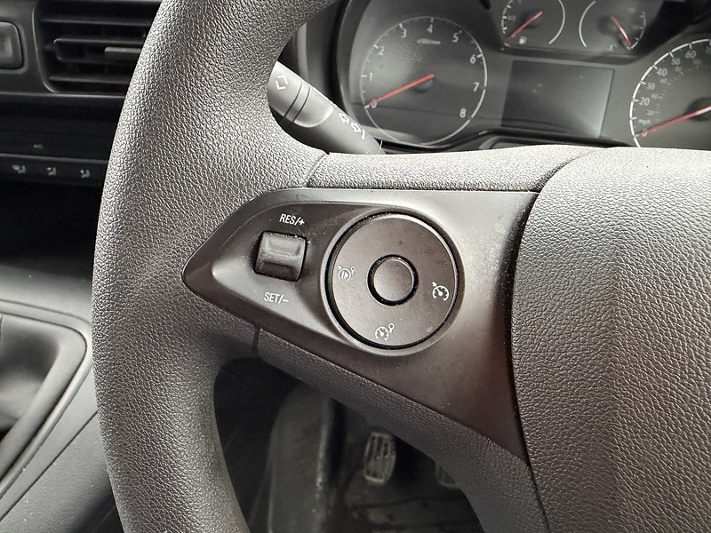 Vauxhall 1.5 Turbo D 2300 Prime Crew Van Double Cab 6dr Diesel Manual L2 Euro 6 (s/s) (100 ps)