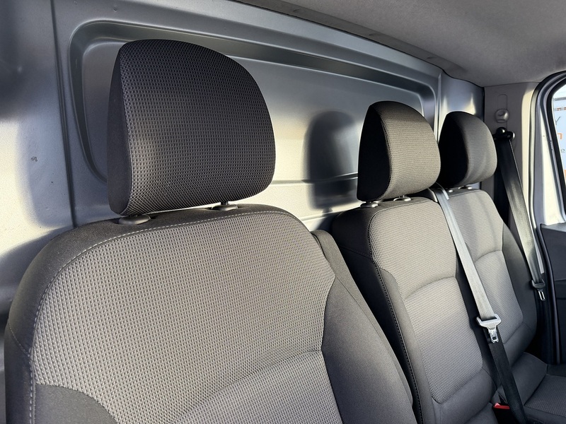 Renault 2.0 dCi Blue SL28 Business Panel Van 5dr Diesel Manual L1 H1 Euro 6 (s/s) (130 ps)