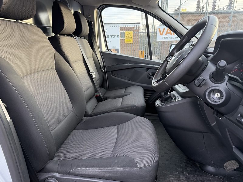 Renault 2.0 dCi Blue SL28 Business Panel Van 5dr Diesel Manual L1 H1 Euro 6 (s/s) (130 ps)