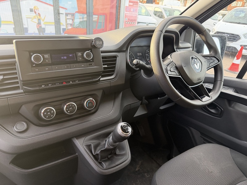 Renault 2.0 dCi Blue SL28 Business Panel Van 5dr Diesel Manual L1 H1 Euro 6 (s/s) (130 ps)
