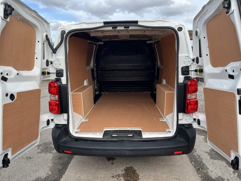 Vauxhall 1.5 Turbo D 2900 Sportive Panel Van 6dr Diesel Manual L2 H1 Euro 6 (s/s) (100 ps)