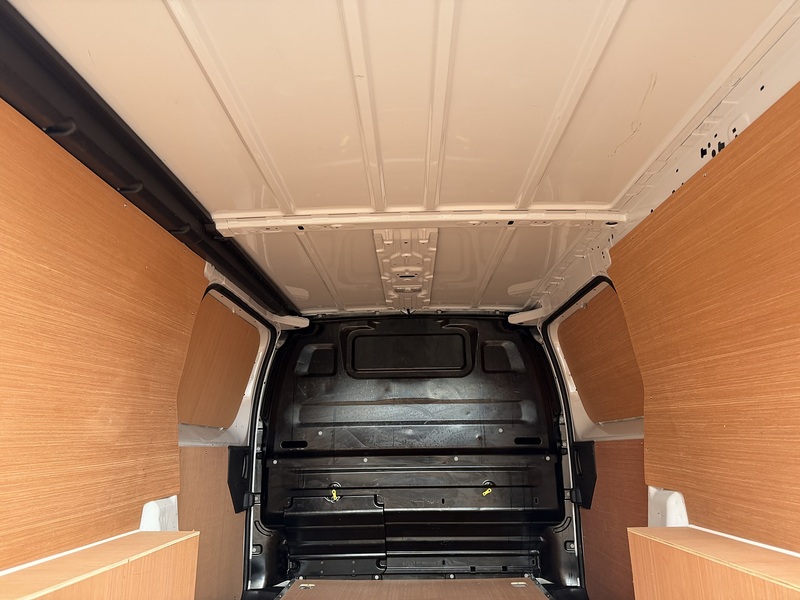 Vauxhall Vivaro Turbo D 2900 Sportive - U8815