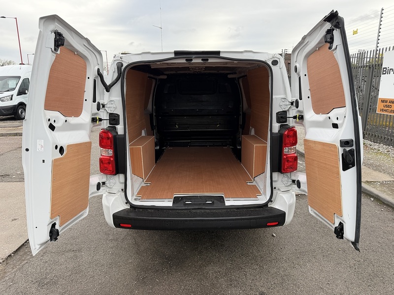 Vauxhall Vivaro Turbo D 2900 Sportive - U8815