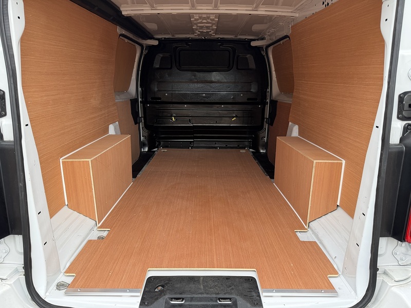 Vauxhall Vivaro Turbo D 2900 Sportive - U8815