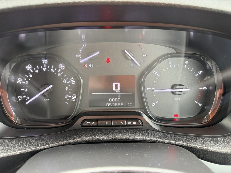 Vauxhall Vivaro Turbo D 2900 Sportive - U8815