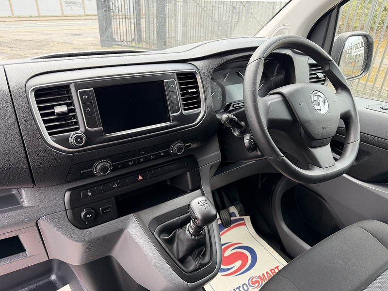 Vauxhall Vivaro Turbo D 2900 Sportive - U8815