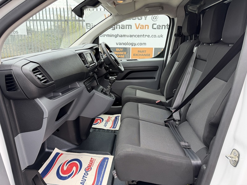 Vauxhall Vivaro Turbo D 2900 Sportive - U8815