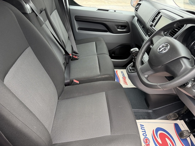 Vauxhall Vivaro Turbo D 2900 Sportive - U8815