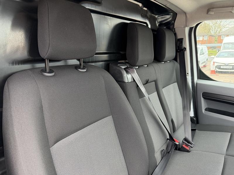 Vauxhall Vivaro Turbo D 2900 Sportive - U8815