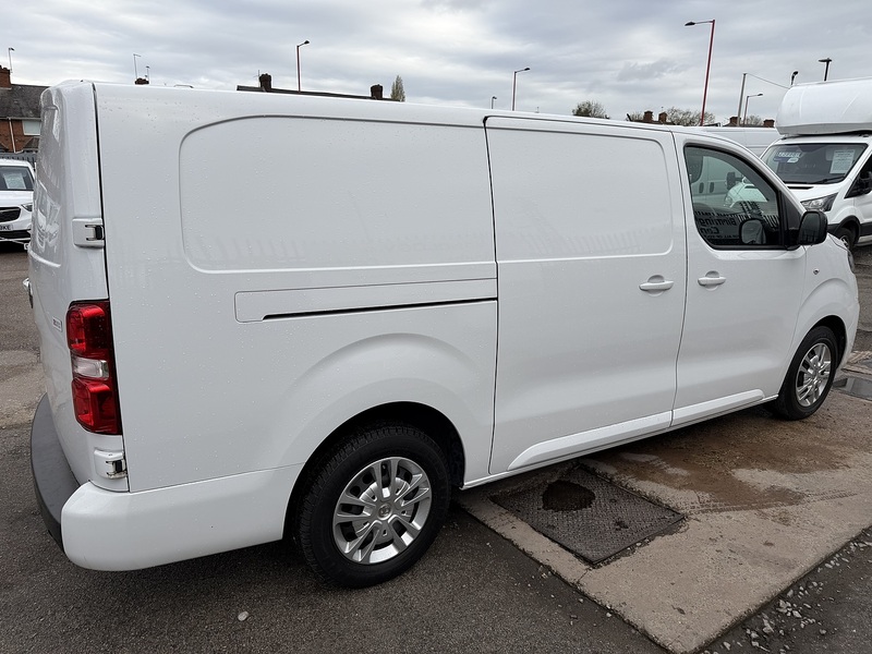 Vauxhall Vivaro Turbo D 2900 Sportive - U8815