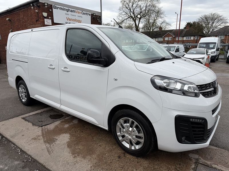 Vauxhall Vivaro Turbo D 2900 Sportive - U8815