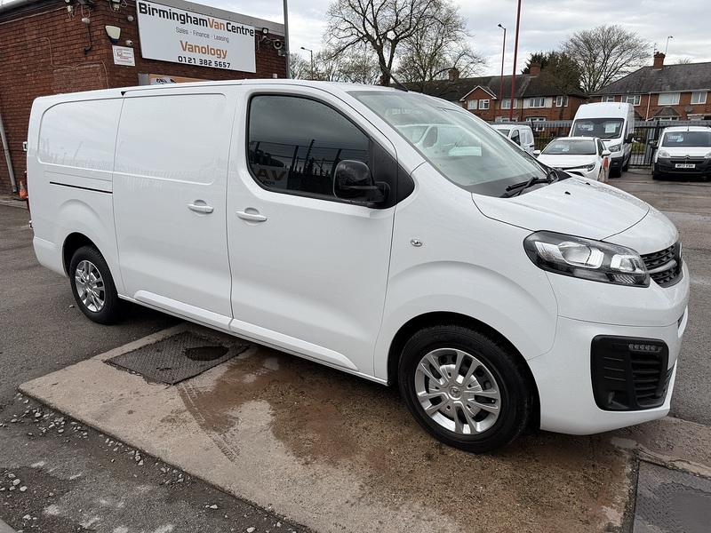 Vauxhall Vivaro Turbo D 2900 Sportive - U8815
