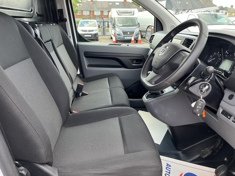 Vauxhall 1.5 Turbo D 2900 Dynamic Panel Van 6dr Diesel Manual L1 H1 Euro 6 (s/s) (100 ps)