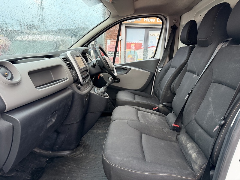 Renault 1.6 dCi ENERGY 29 Business+ Panel Van 5dr Diesel Manual SWB Standard Roof Euro 6 (s/s) (125 ps)