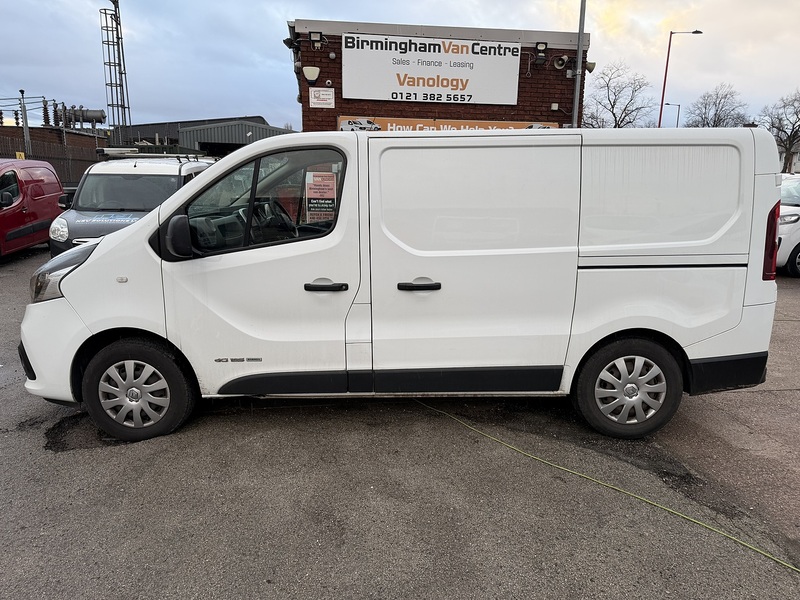 Renault 1.6 dCi ENERGY 29 Business+ Panel Van 5dr Diesel Manual SWB Standard Roof Euro 6 (s/s) (125 ps)