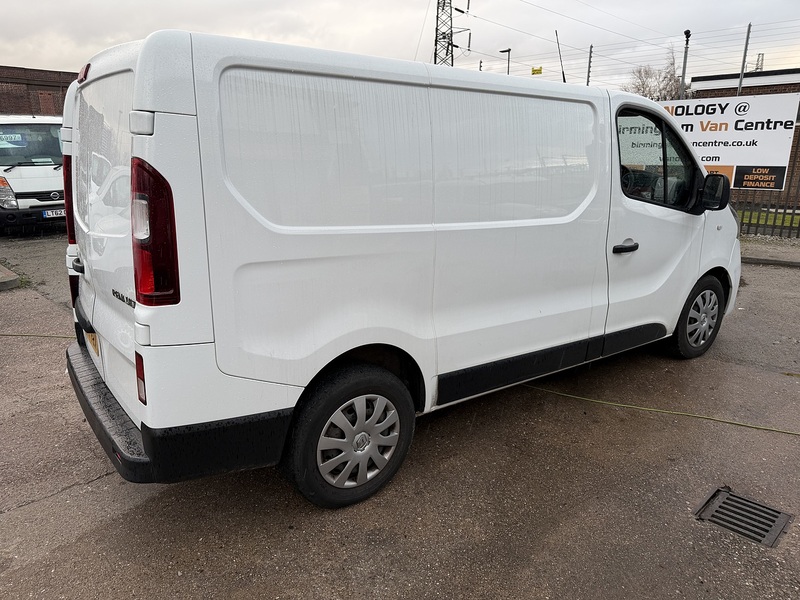 Renault 1.6 dCi ENERGY 29 Business+ Panel Van 5dr Diesel Manual SWB Standard Roof Euro 6 (s/s) (125 ps)