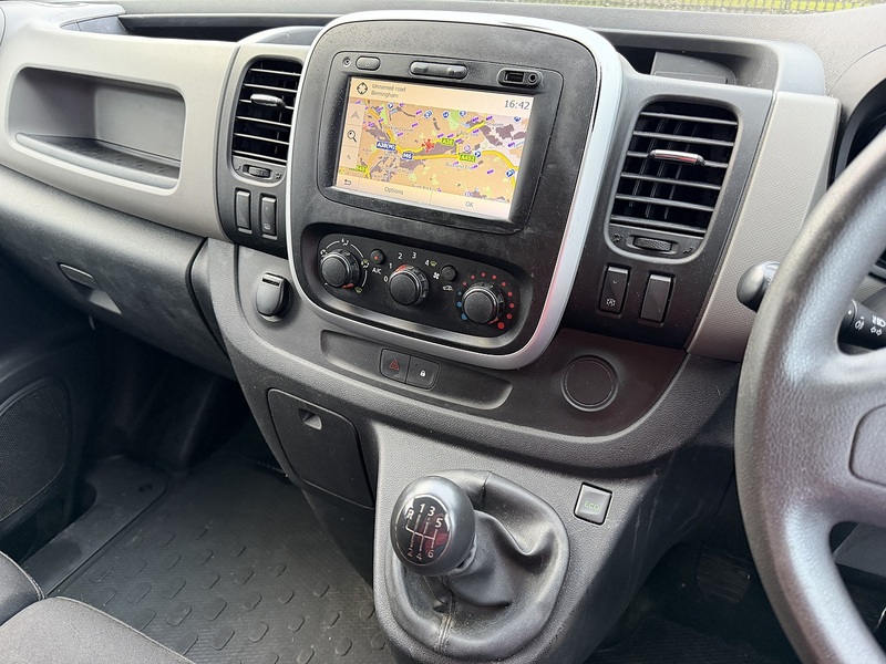 Renault 1.6 dCi ENERGY 29 Business+ Panel Van 5dr Diesel Manual SWB Standard Roof Euro 6 (s/s) (125 ps)