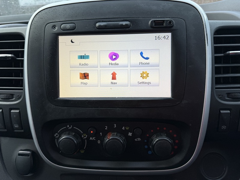 Renault 1.6 dCi ENERGY 29 Business+ Panel Van 5dr Diesel Manual SWB Standard Roof Euro 6 (s/s) (125 ps)