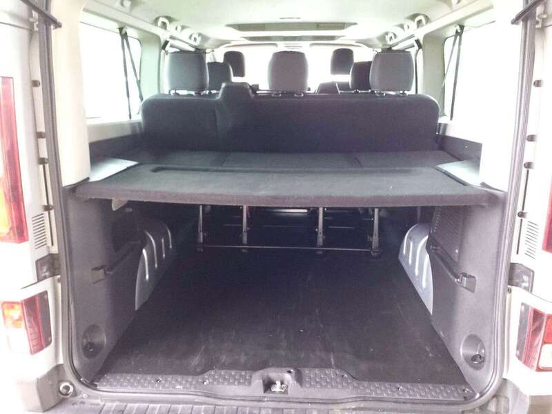 Renault Trucks DCI 2.0 150 9 SEAT LWB AUTOMATIC RED EDITION