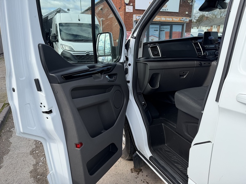 Ford Transit Custom 300 EcoBlue Limited - U8827
