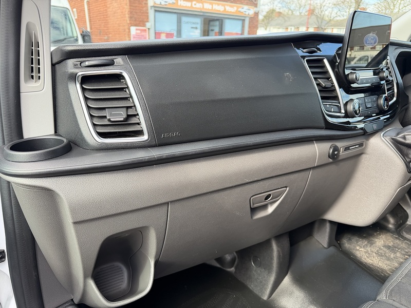 Ford Transit Custom 300 EcoBlue Limited - U8827