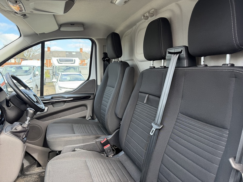 Ford Transit Custom 300 EcoBlue Limited - U8827