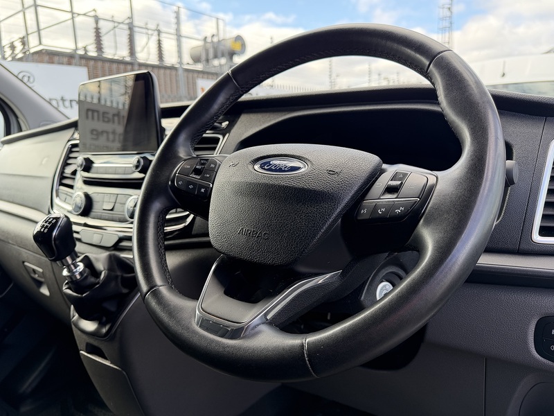 Ford Transit Custom 300 EcoBlue Limited - U8827
