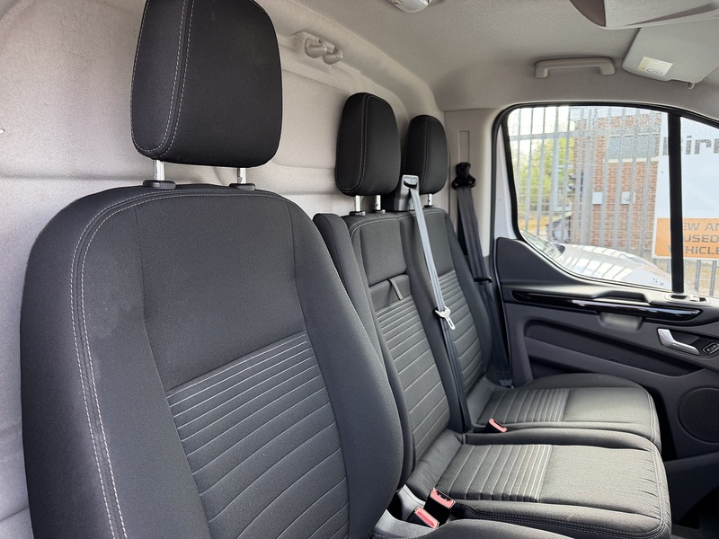 Ford Transit Custom 300 EcoBlue Limited - U8827