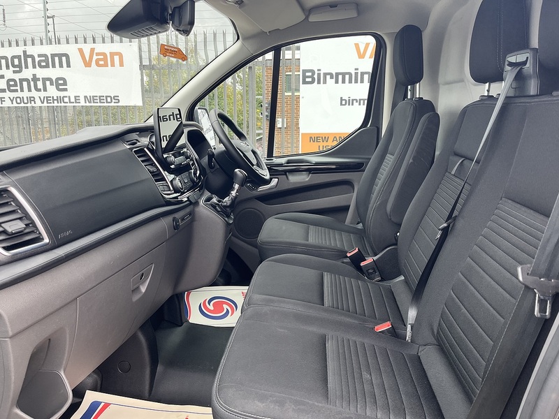 Ford Transit Custom 300 EcoBlue Limited - U8829