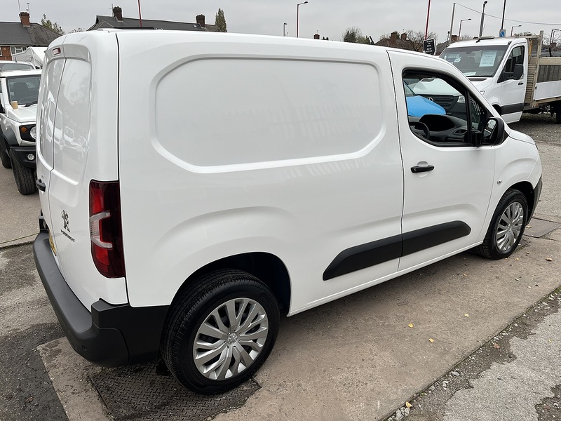 Peugeot 1.6 BlueHDi 1000 Professional Standard Panel Van 5dr Diesel Manual SWB Euro 6 (s/s) (100 bhp)