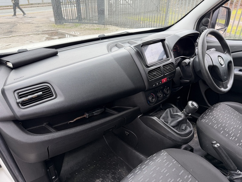 Vauxhall 1.6CDTi LWB L2 2300 (EURO6/ULEZ)