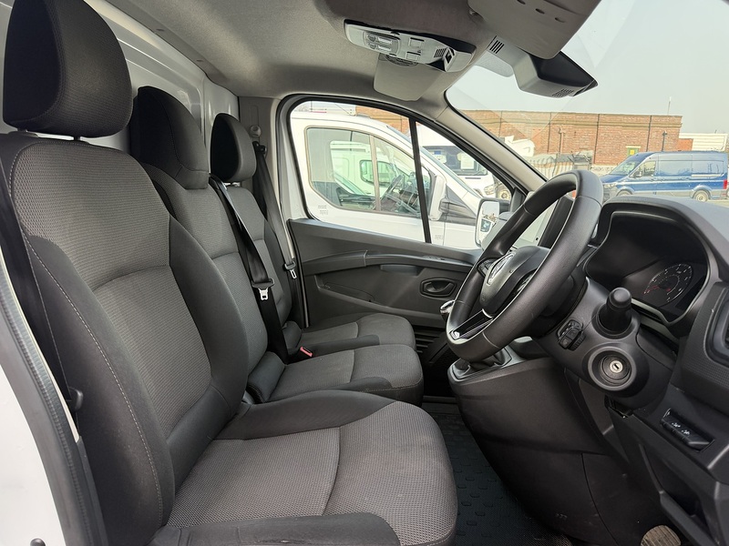 Renault 2.0 dCi Blue LL30 Advance Panel Van 5dr Diesel Manual L2 H1 Euro 6 (s/s) (130 ps)
