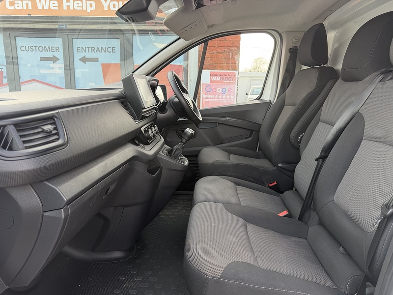 Renault 2.0 dCi Blue LL30 Advance Panel Van 5dr Diesel Manual L2 H1 Euro 6 (s/s) (130 ps)