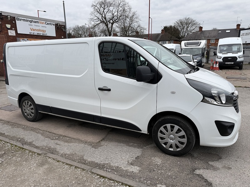 Vauxhall 1.6 CDTi 2900 Sportive Panel Van 5dr Diesel Manual L2 H1 Euro 6 (120 ps)