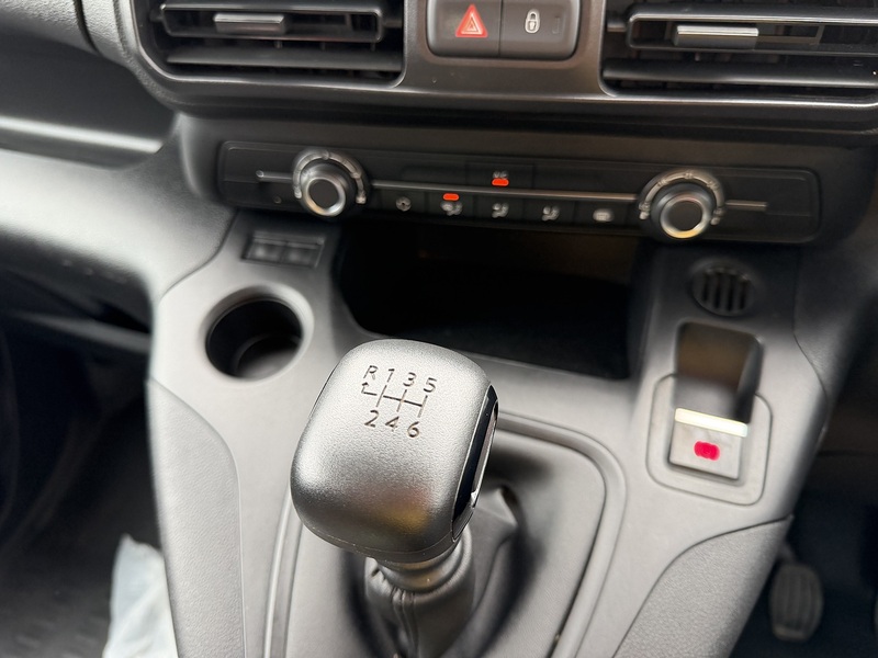 Vauxhall 1.5 Turbo D 2300 Sportive Panel Van 5dr Diesel Manual L1 H1 Euro 6 (100 ps)