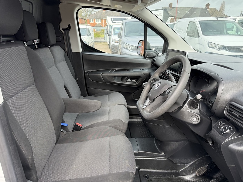 Vauxhall 1.5 Turbo D 2300 Sportive Panel Van 5dr Diesel Manual L1 H1 Euro 6 (100 ps)