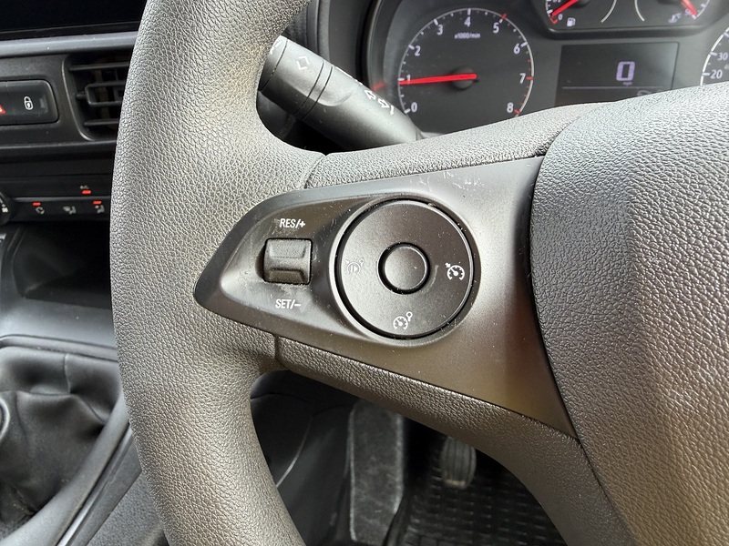 Vauxhall 1.5 Turbo D 2300 Sportive Panel Van 5dr Diesel Manual L1 H1 Euro 6 (100 ps)