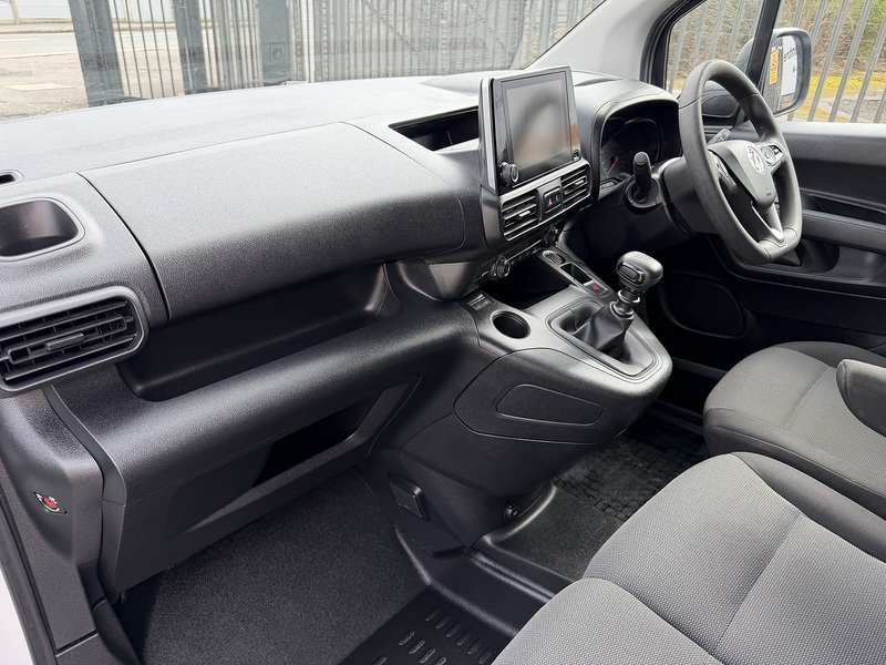 Vauxhall 1.5 Turbo D 2300 Sportive Panel Van 5dr Diesel Manual L1 H1 Euro 6 (100 ps)