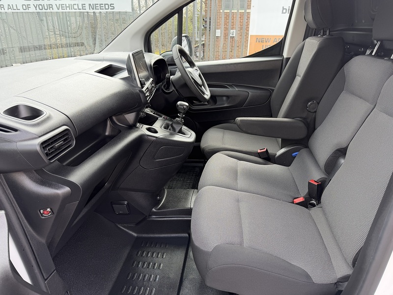 Vauxhall 1.5 Turbo D 2300 Sportive Panel Van 5dr Diesel Manual L1 H1 Euro 6 (100 ps)