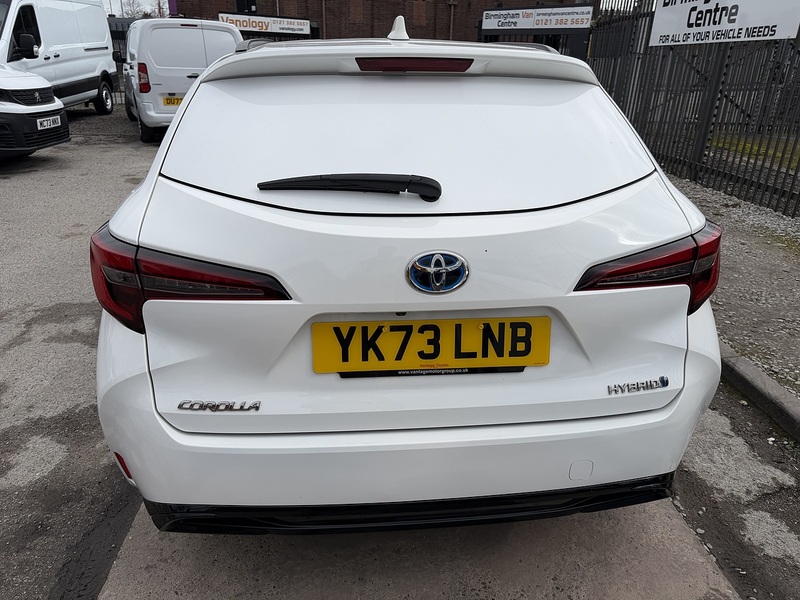 Toyota 1.8 VVT-h Car Derived Van 5dr Petrol Hybrid CVT Euro 6 (s/s) (140 ps)