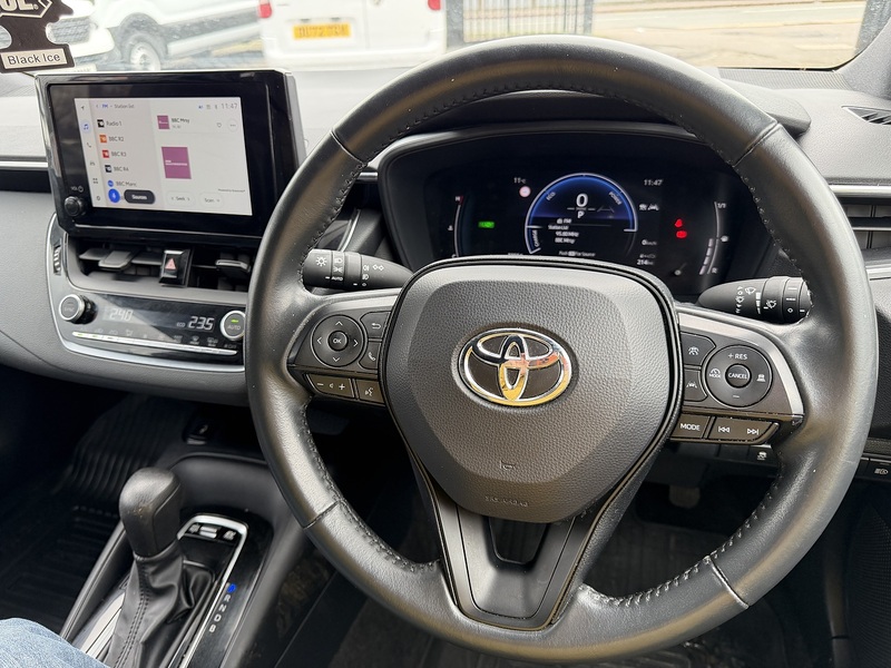 Toyota 1.8 VVT-h Car Derived Van 5dr Petrol Hybrid CVT Euro 6 (s/s) (140 ps)