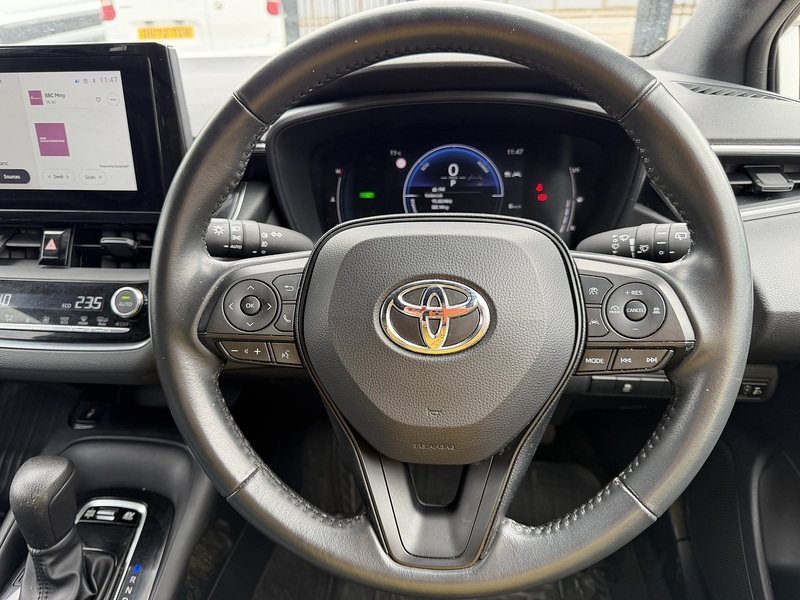 Toyota 1.8 VVT-h Car Derived Van 5dr Petrol Hybrid CVT Euro 6 (s/s) (140 ps)