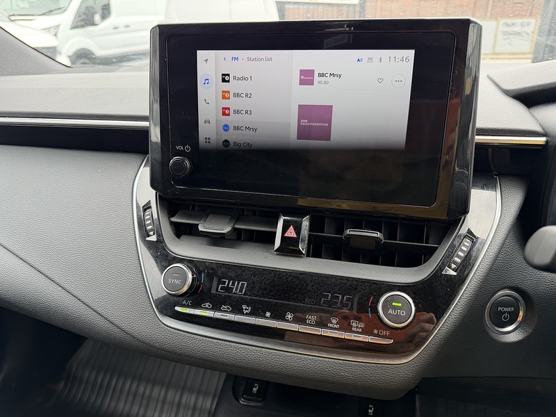 Toyota 1.8 VVT-h Car Derived Van 5dr Petrol Hybrid CVT Euro 6 (s/s) (140 ps)