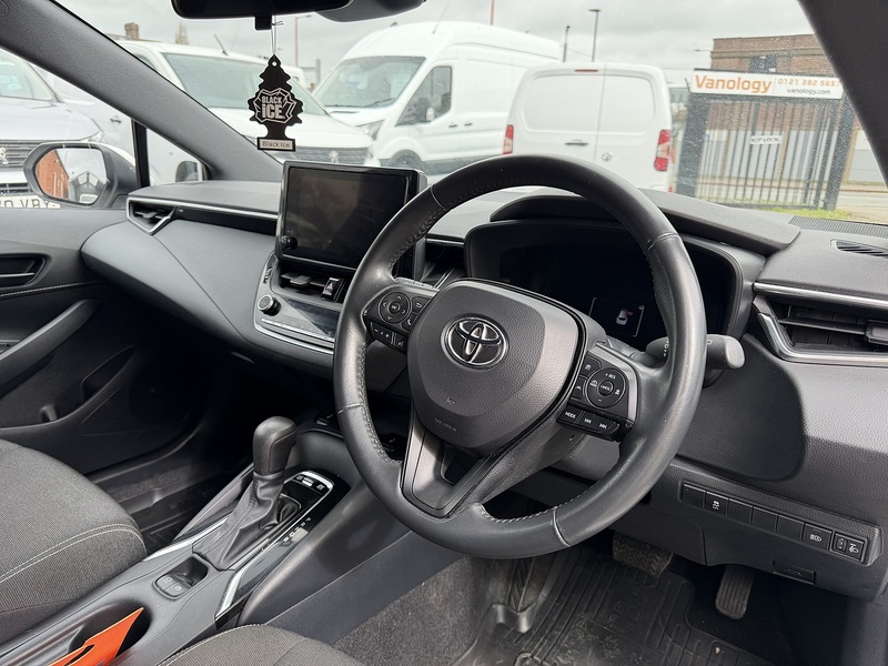 Toyota 1.8 VVT-h Car Derived Van 5dr Petrol Hybrid CVT Euro 6 (s/s) (140 ps)